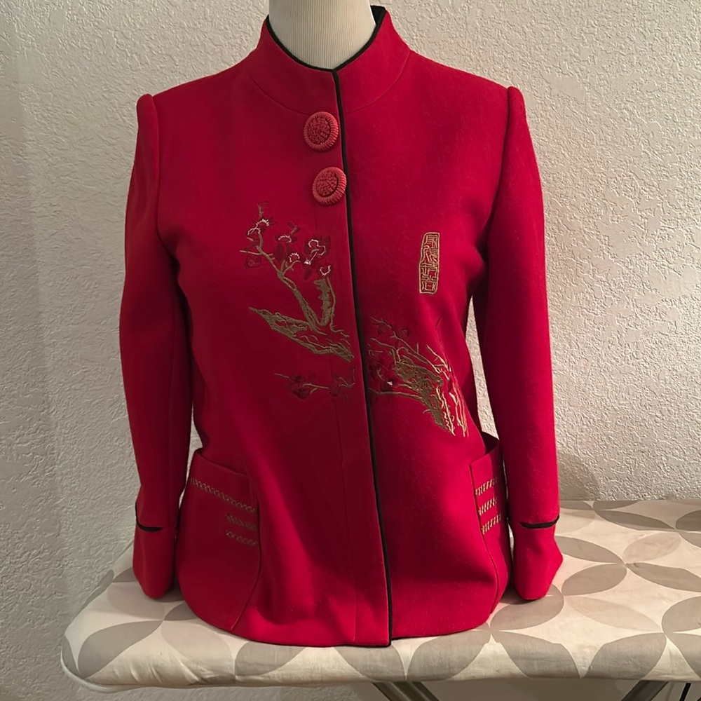 Embroidered Women’s Blazer
